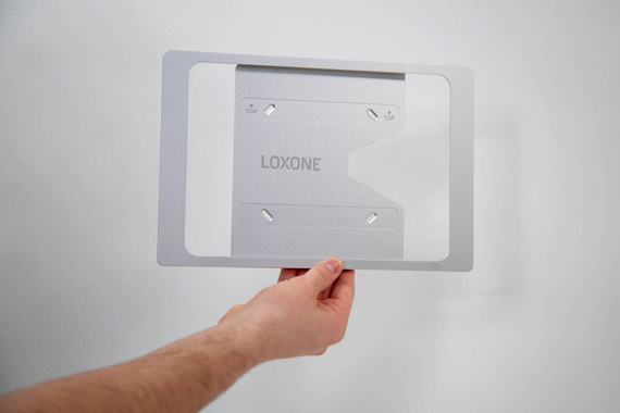 Loxone ramka ścienna na iPad 10,9'' (srebrna)