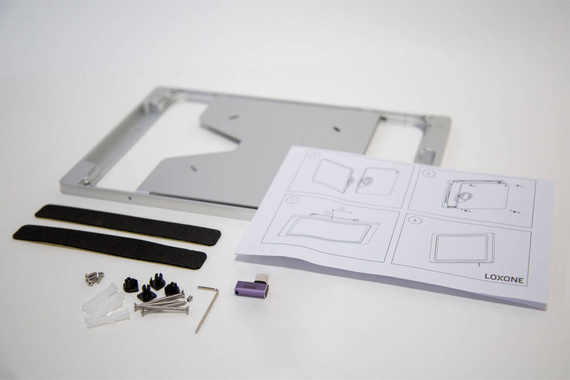 Loxone ramka ścienna na iPad 10,9'' (srebrna)