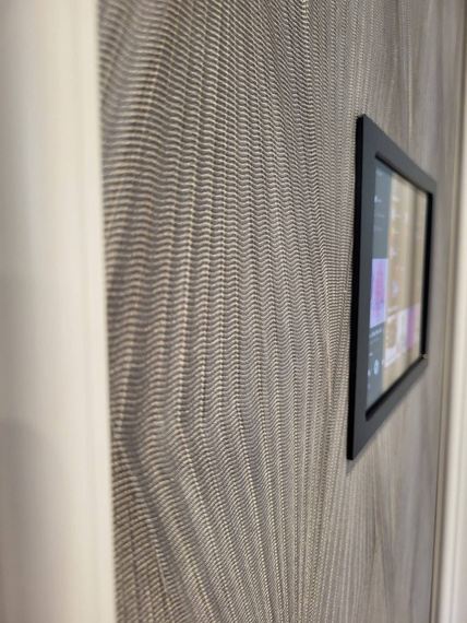 SmartThin - ramka podtynkowa do tabletu (czarna)