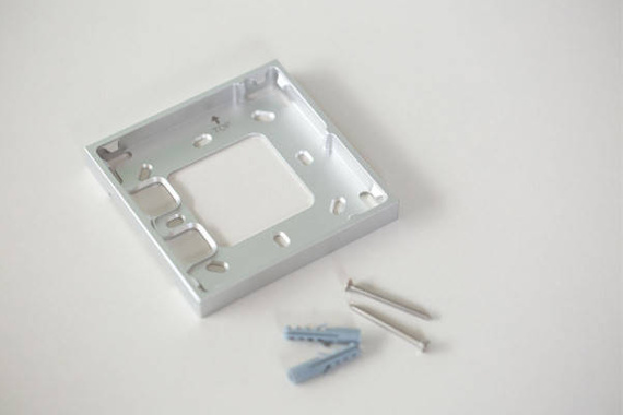 Loxone pojedynczy uchwyt montażowy srebrny