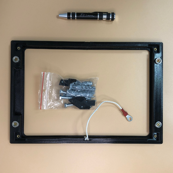 SmartThin - ramka podtynkowa do tabletu (czarna)