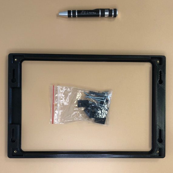 SmartThin - ramka natynkowa do tabletu (czarna)