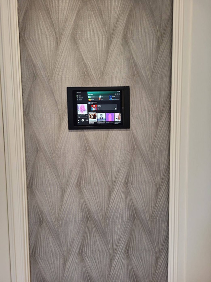 SmartThin - ramka podtynkowa do tabletu (czarna)