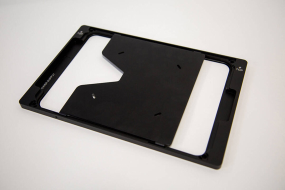 Loxone ramka ścienna na iPad 10,9'' (antracytowa)