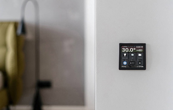 Shelly Wall Display (biały) + BLU H&T kremowy