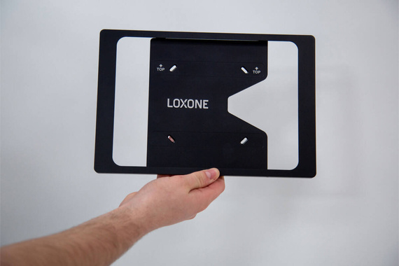 Loxone ramka ścienna na iPad 10,9'' (antracytowa)
