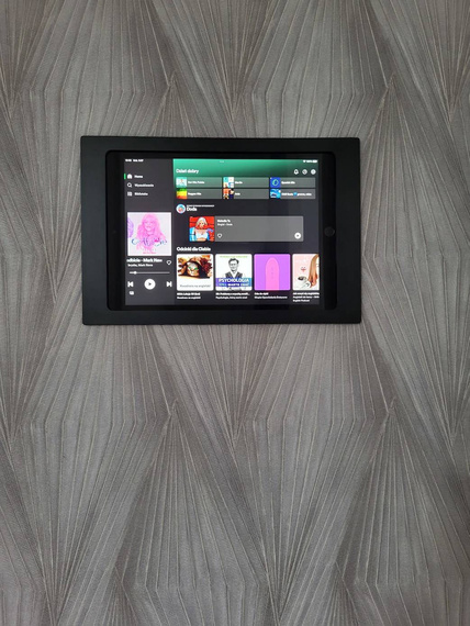 SmartThin - ramka podtynkowa do tabletu (czarna)