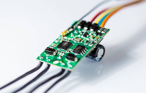 Uniwersalny sterownik WiFi Shelly UNI