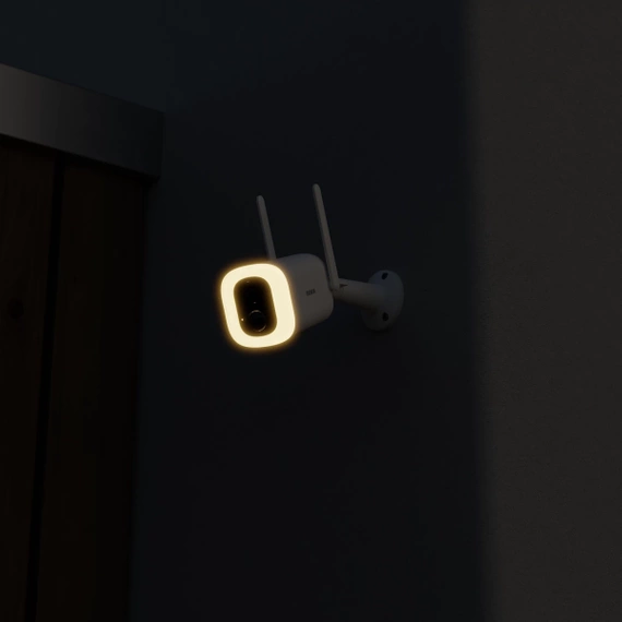 TESLA Smart Kamera akumulatorowa z reflektorem